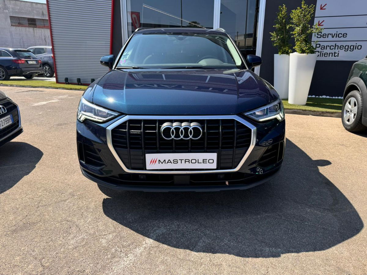 AUDI - Q3 - 40 TDI quattro S tronic Business