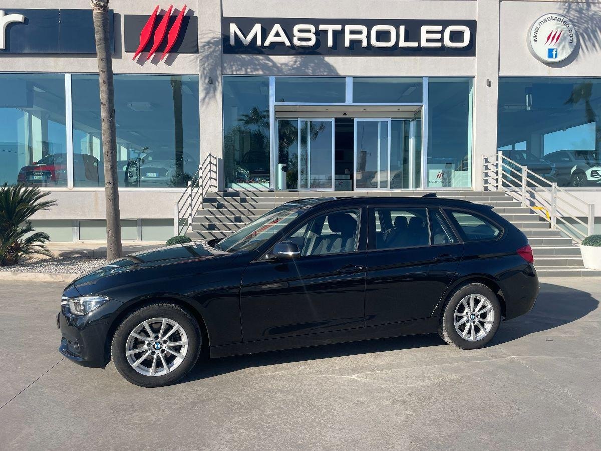 BMW - Serie 3 Touring - 318d Touring Business Advantage aut.