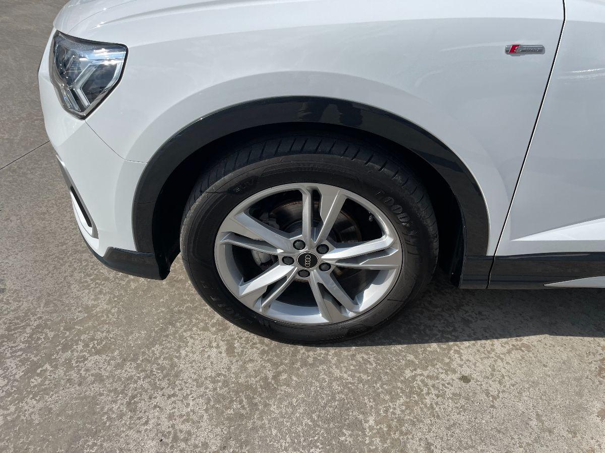 AUDI - Q3 Q3 SportBack 35 TDI quattro S tronic S line edit.