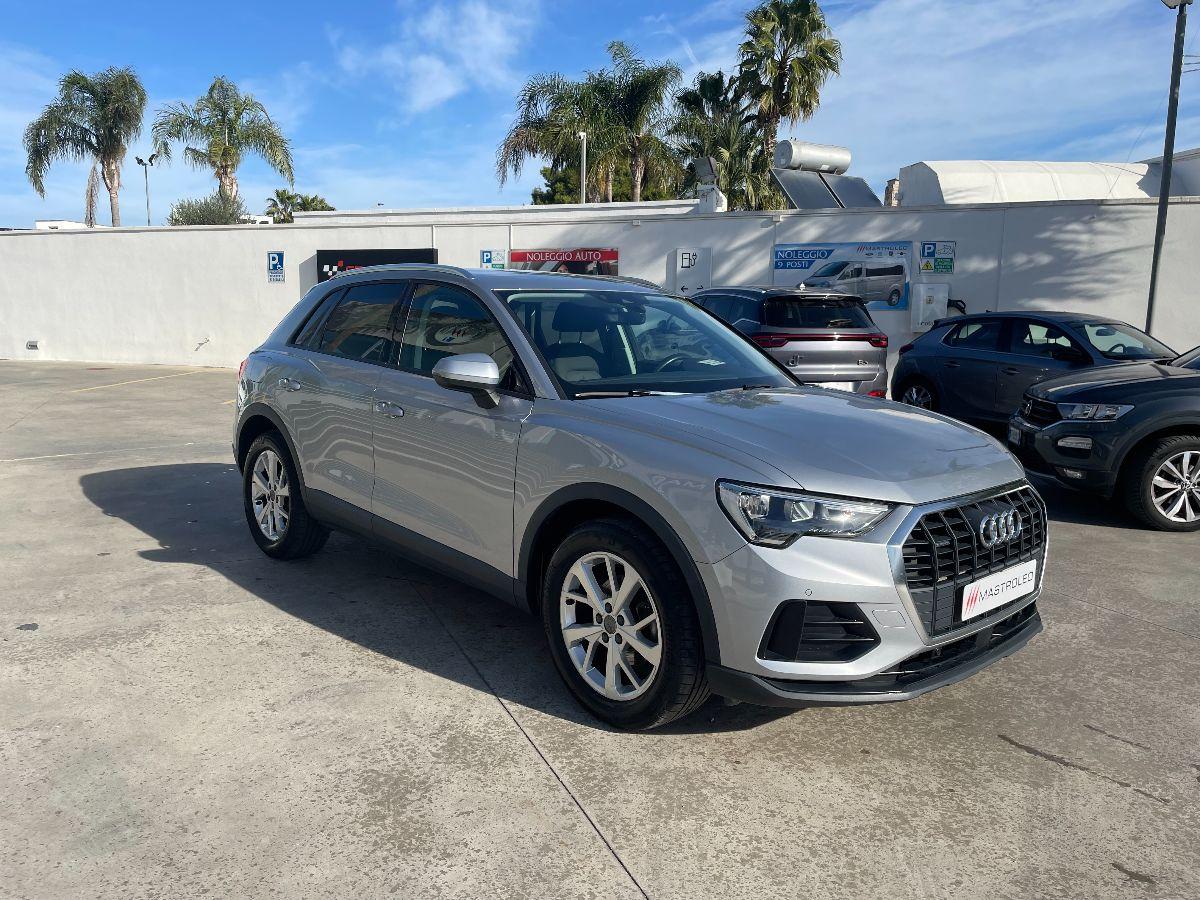 AUDI - Q3 - 35 TDI quattro Business