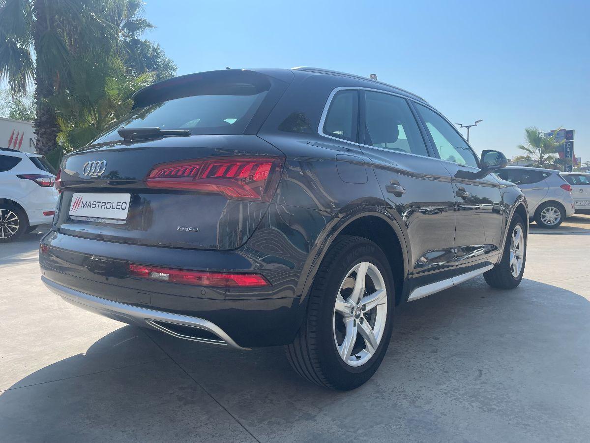 AUDI - Q5 - 40 TDI quattro S tr. Business Sport