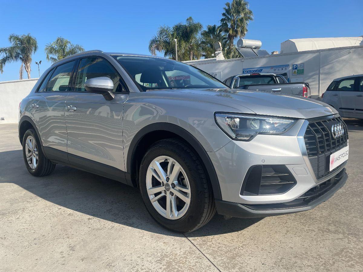 AUDI - Q3 - 35 TDI quattro Business