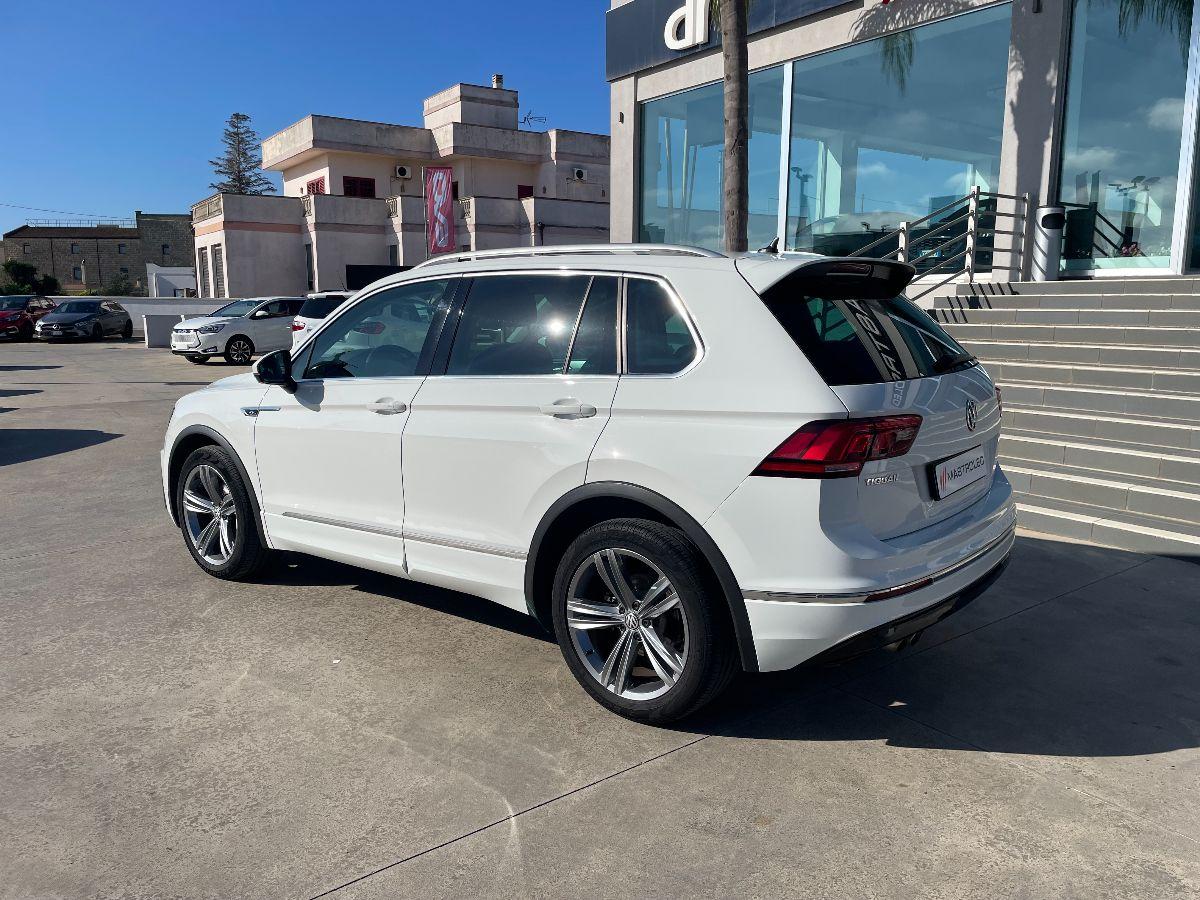 VOLKSWAGEN - Tiguan 2.0 TDI DSG Sport R Line