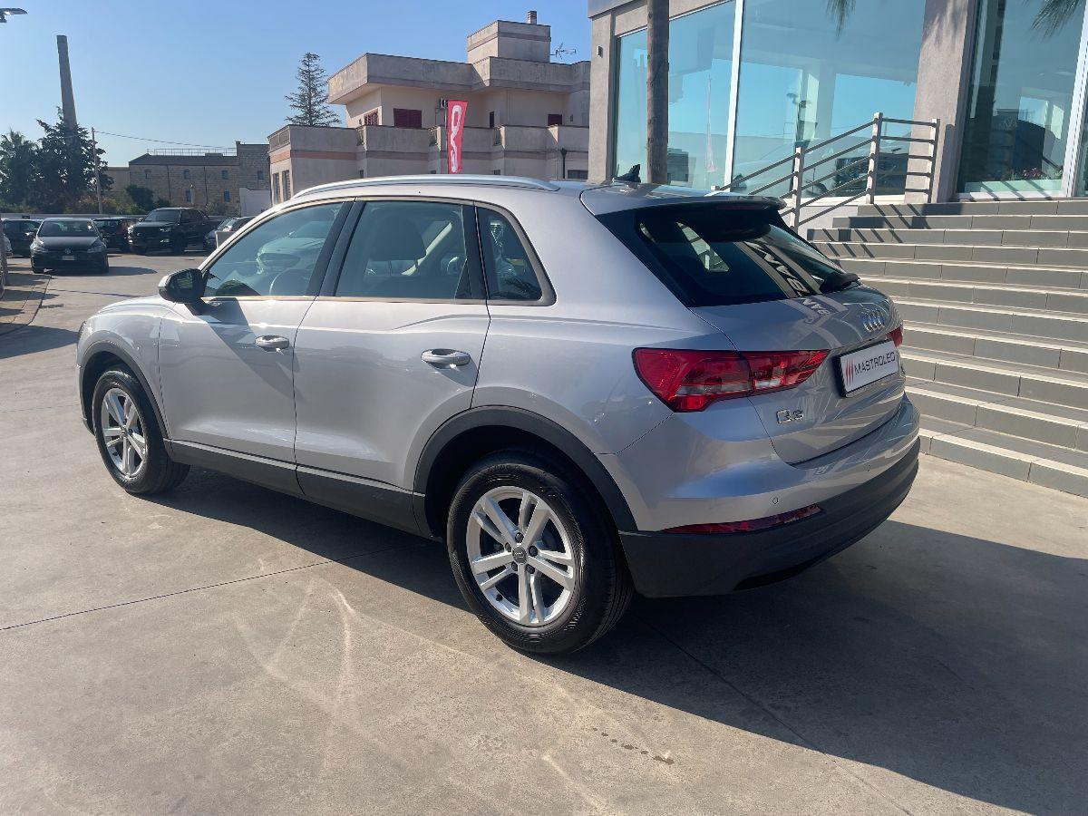 AUDI - Q3 - 35 TDI quattro Business