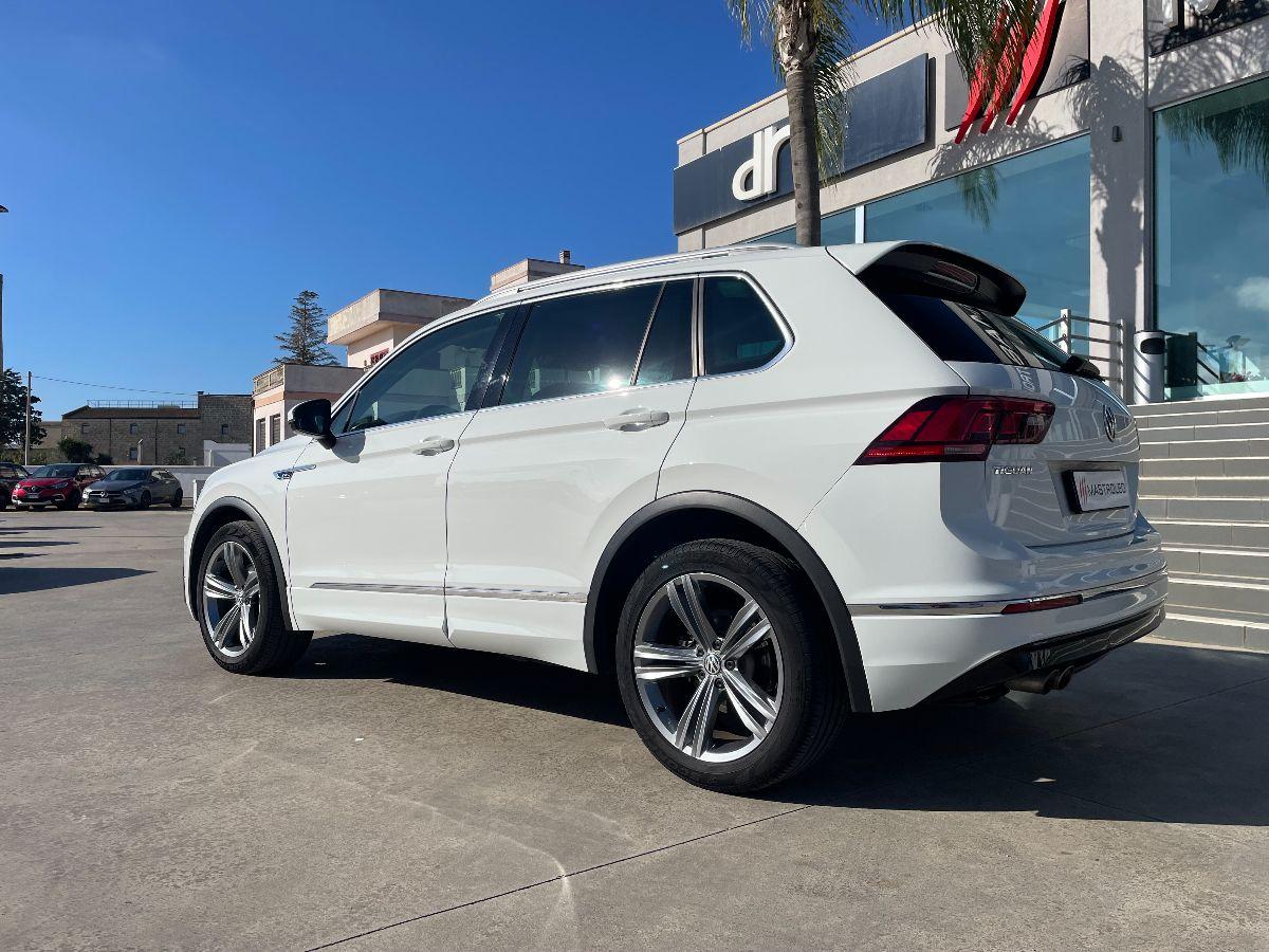 VOLKSWAGEN - Tiguan 2.0 TDI DSG Sport R Line