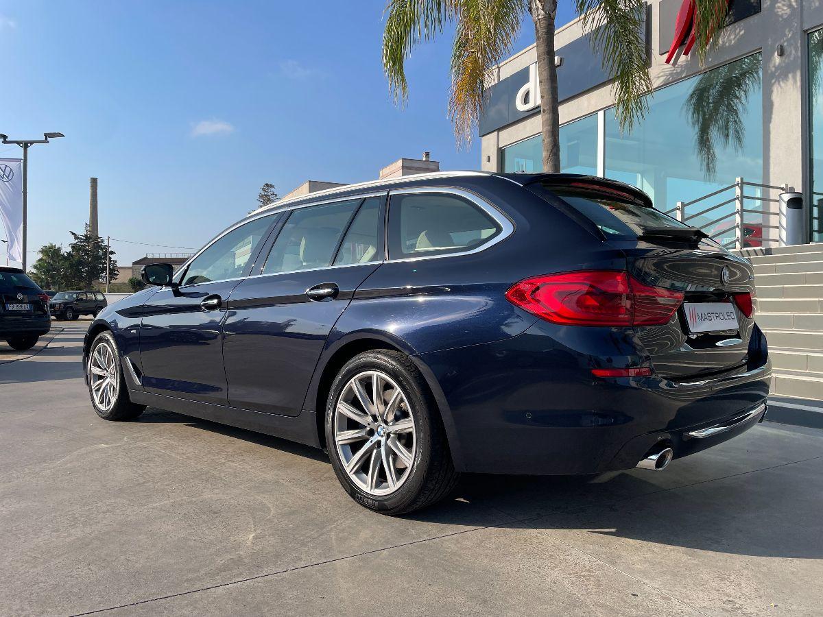 BMW - Serie 5 Touring - 520d xDrive Luxury