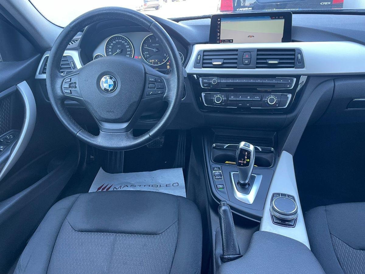 BMW - Serie 3 Touring - 318d Touring Business Advantage aut.