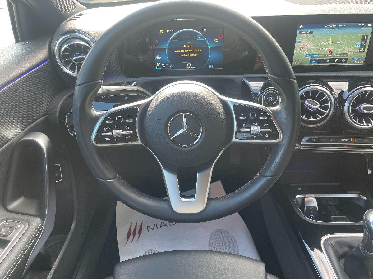 MERCEDES - Classe  A Sedane 180 d Sport