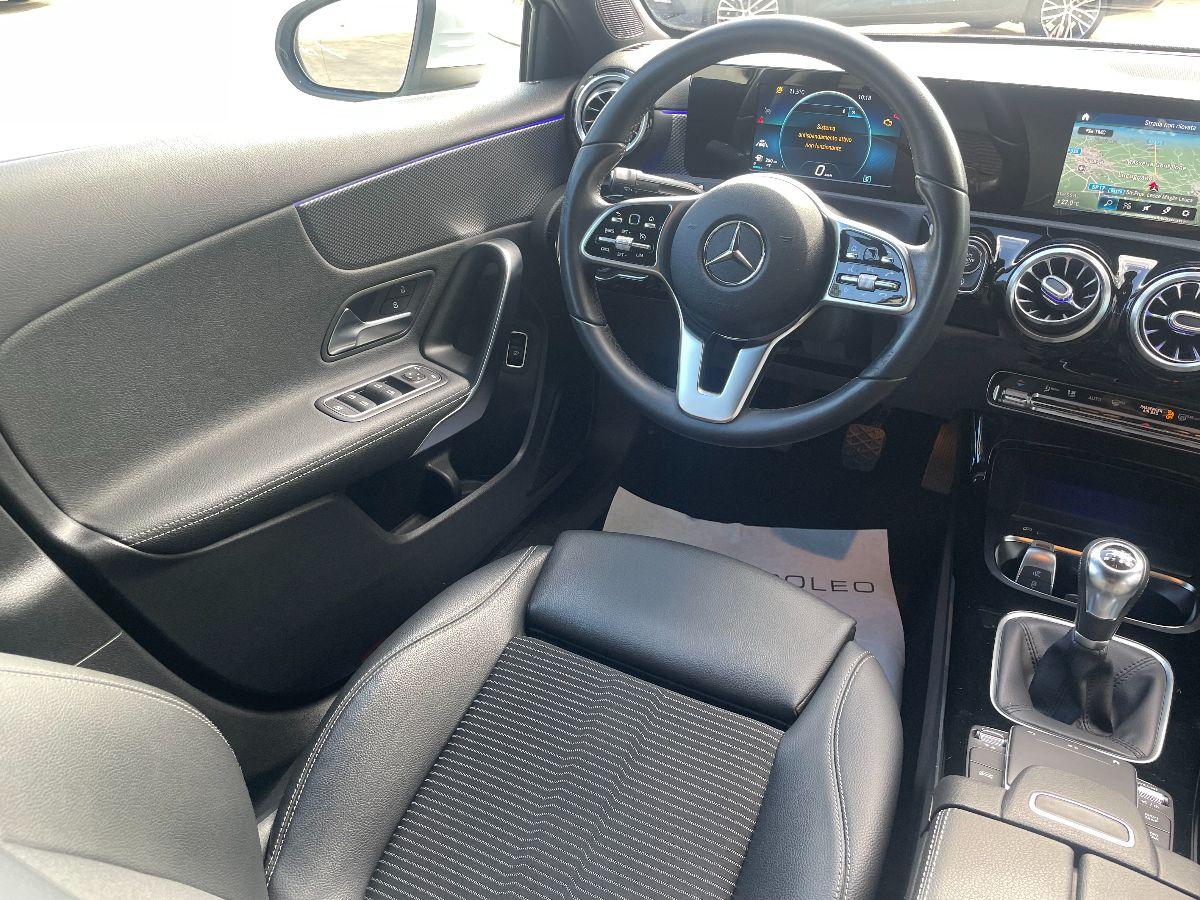 MERCEDES - Classe  A Sedane 180 d Sport